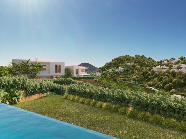 4 Bedrooms Villa in Marbella