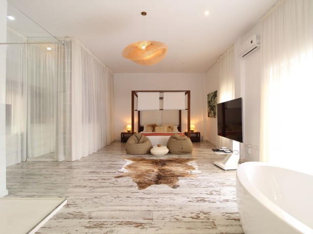 4 Bedrooms Villa in Atalaya