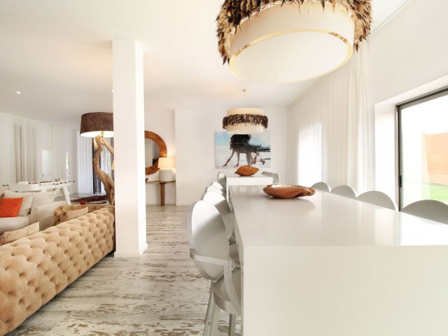 4 Bedrooms Villa in Atalaya