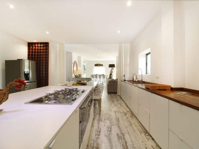 4 Bedrooms Villa in Atalaya