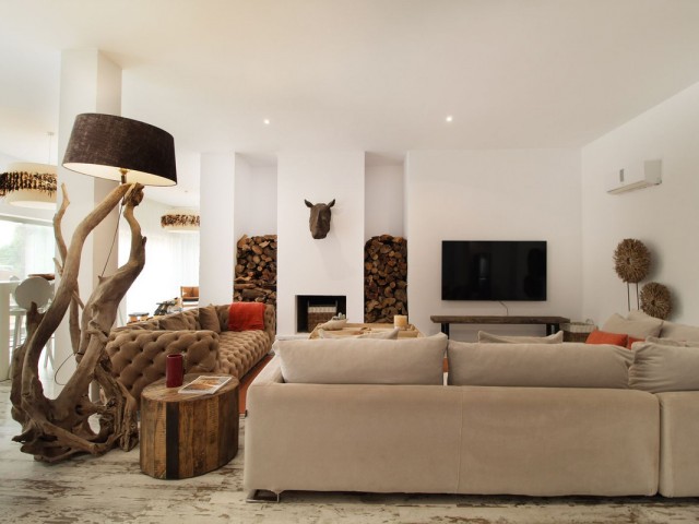 4 Bedrooms Villa in Atalaya