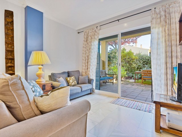 3 Slaapkamer Rijtjeshuis in San Pedro de Alcántara