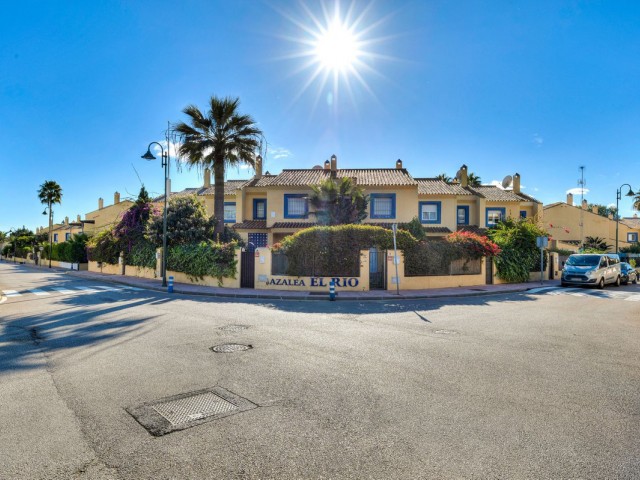 3 Slaapkamer Rijtjeshuis in San Pedro de Alcántara