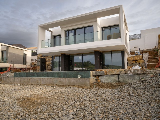 Villa con 4 Dormitorios  en Valle Romano
