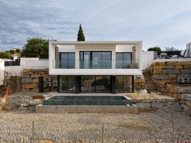 Villa con 4 Dormitorios  en Valle Romano