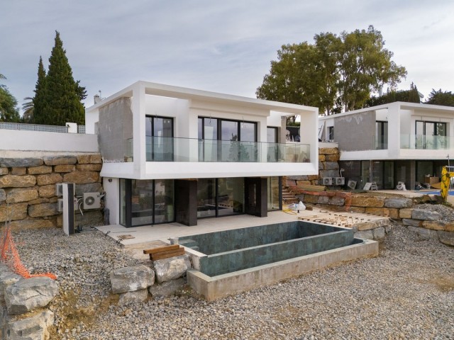 Villa con 4 Dormitorios  en Valle Romano