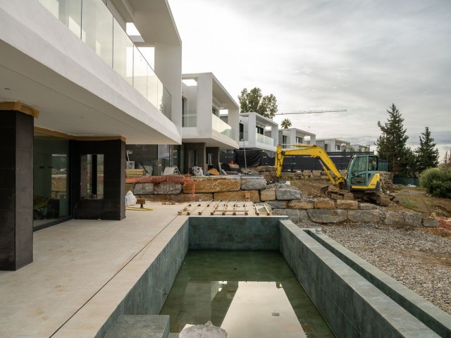 Villa con 4 Dormitorios  en Valle Romano