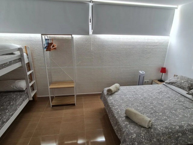 Villa con 5 Dormitorios  en Torremolinos
