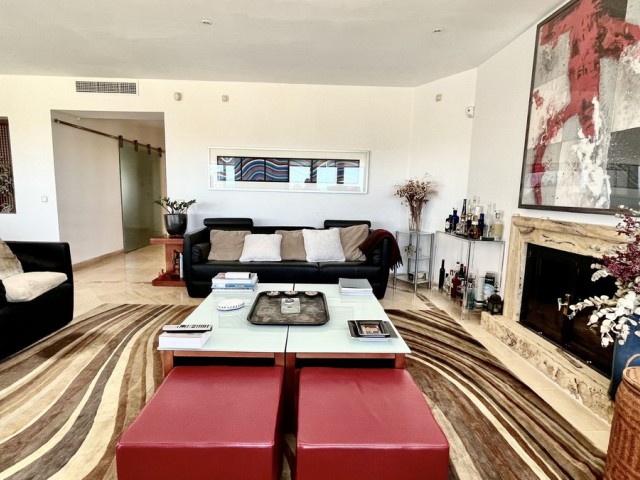 Ático con 2 Dormitorios  en Río Real