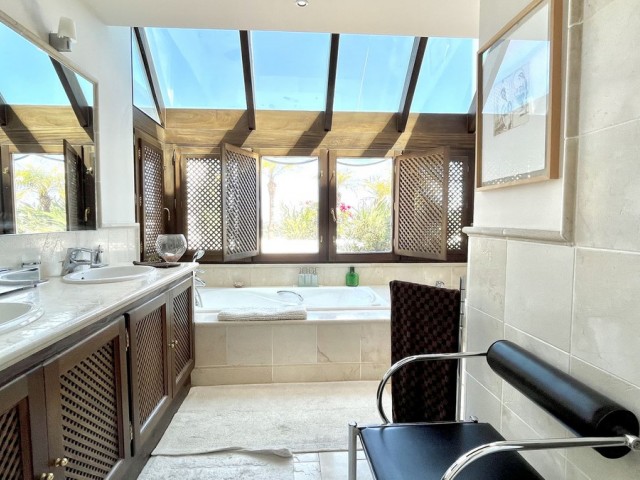 Ático con 2 Dormitorios  en Río Real