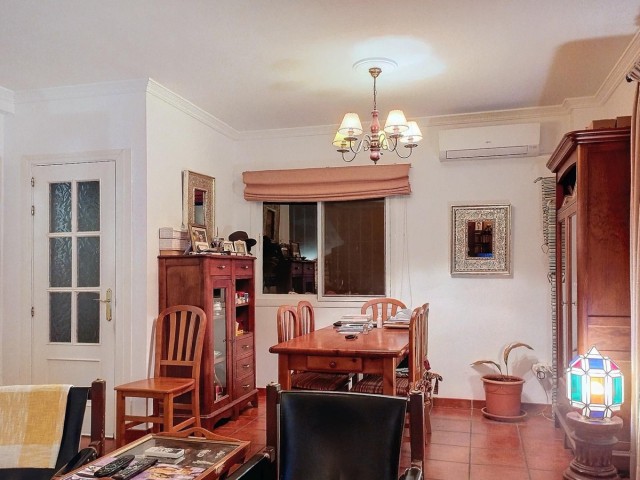 Maison mitoyenne avec 4 Chambres  à Las Lagunas