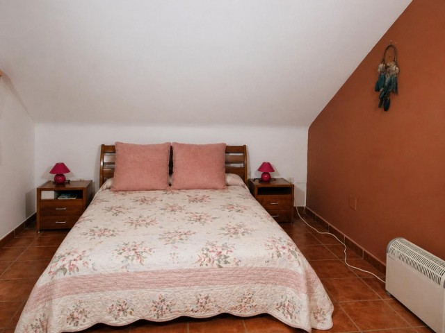 Maison mitoyenne avec 4 Chambres  à Las Lagunas