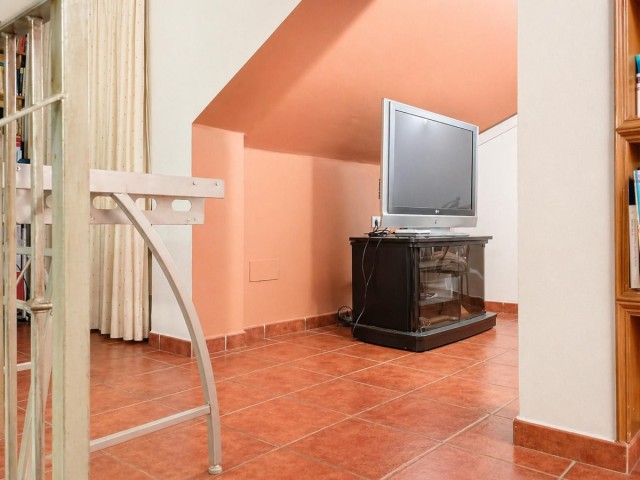 Maison mitoyenne avec 4 Chambres  à Las Lagunas