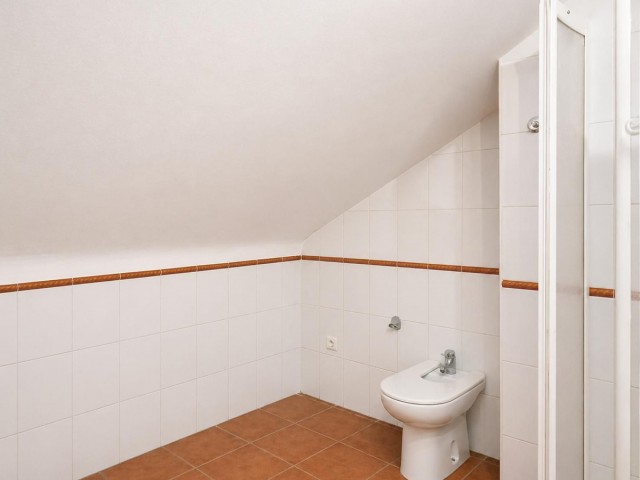 Maison mitoyenne avec 4 Chambres  à Las Lagunas