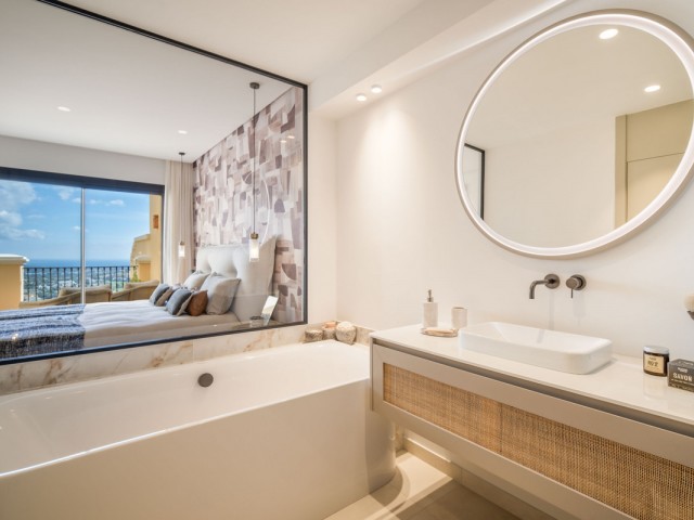 Ático con 3 Dormitorios  en Benahavís