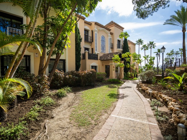 Ático con 3 Dormitorios  en Benahavís