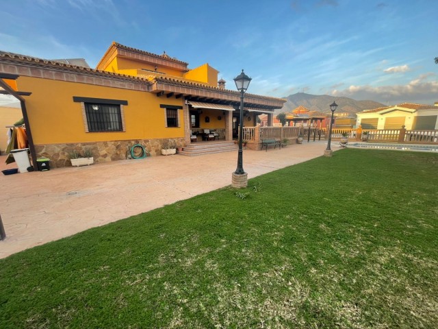 4 Makuuhuoneen Huvila Mijas Costa