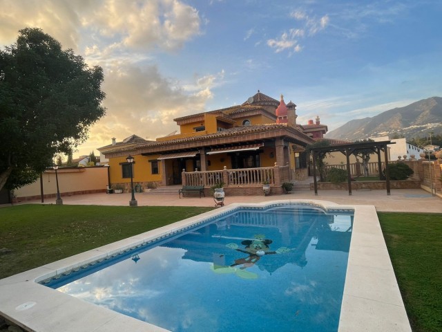 4 Makuuhuoneen Huvila Mijas Costa