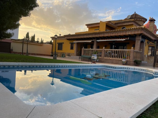 4 Makuuhuoneen Huvila Mijas Costa