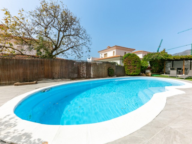 Villa con 4 Dormitorios  en Fuengirola
