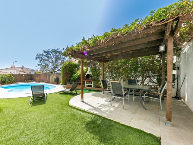Villa con 4 Dormitorios  en Fuengirola