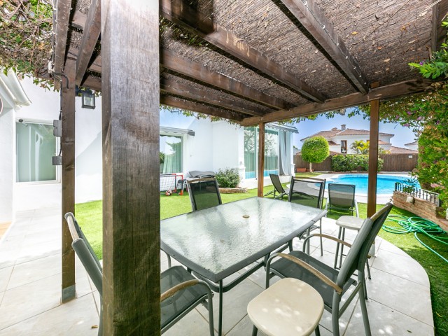 Villa con 4 Dormitorios  en Fuengirola