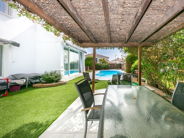 Villa con 4 Dormitorios  en Fuengirola