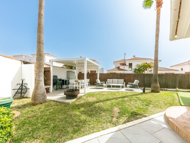 Villa con 4 Dormitorios  en Fuengirola