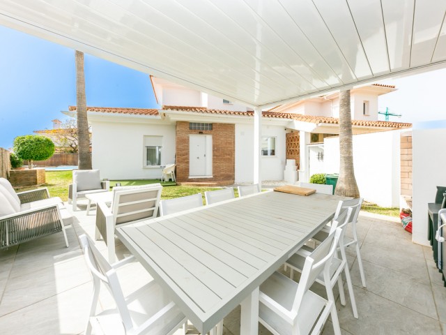 Villa con 4 Dormitorios  en Fuengirola