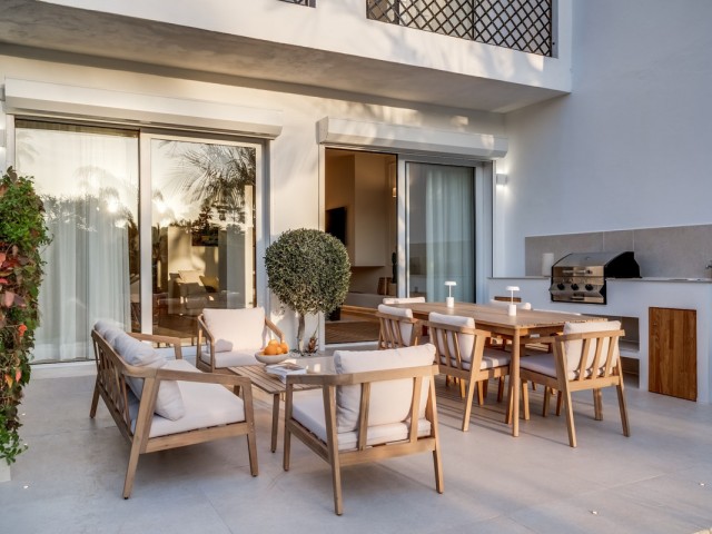 4 Bedrooms Townhouse in Nueva Andalucía