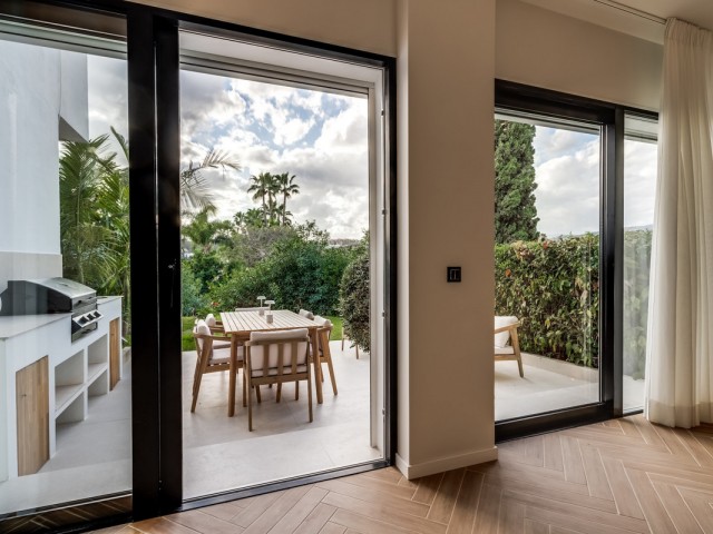 4 Bedrooms Townhouse in Nueva Andalucía