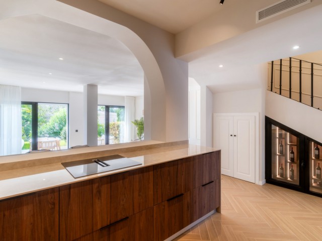 4 Bedrooms Townhouse in Nueva Andalucía