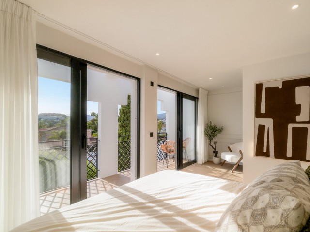 4 Bedrooms Townhouse in Nueva Andalucía