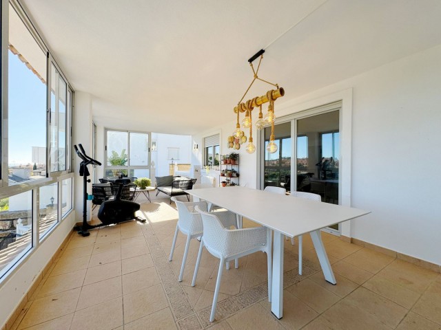 8 Bedrooms Villa in Elviria