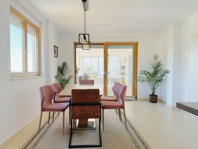 8 Bedrooms Villa in Elviria