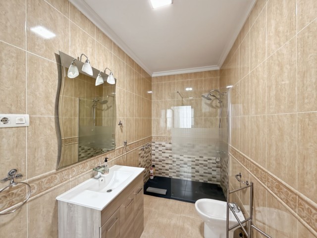4 Schlafzimmer Apartment in Centro Histórico