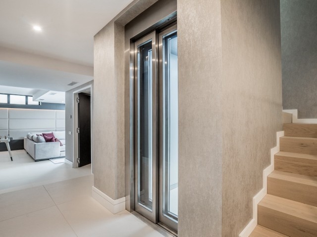 5 Bedrooms Villa in The Golden Mile