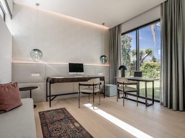 5 Bedrooms Villa in The Golden Mile