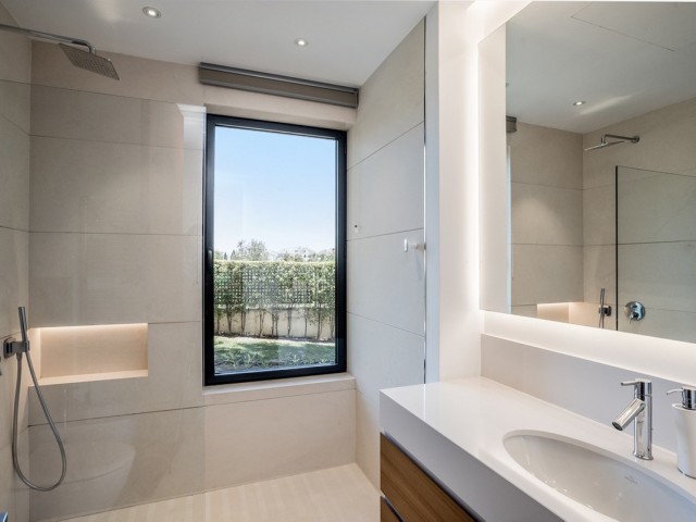 5 Bedrooms Villa in The Golden Mile