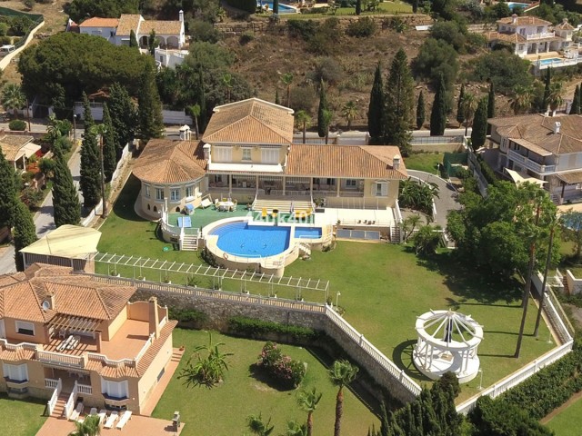 8 Makuuhuoneen Huvila Mijas Golf