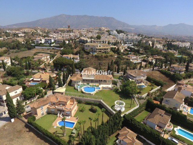 8 Makuuhuoneen Huvila Mijas Golf