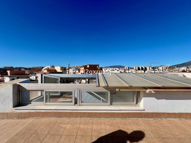 Commercial avec 15 Chambres  à Las Lagunas