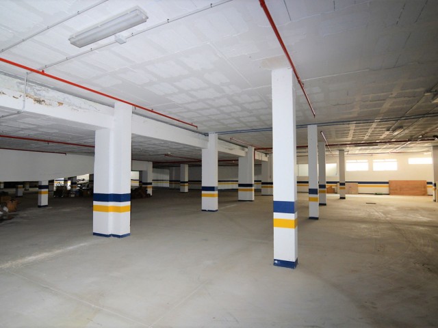 Kommersiell i San Pedro de Alcántara