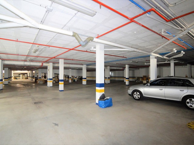 Kommersiell i San Pedro de Alcántara