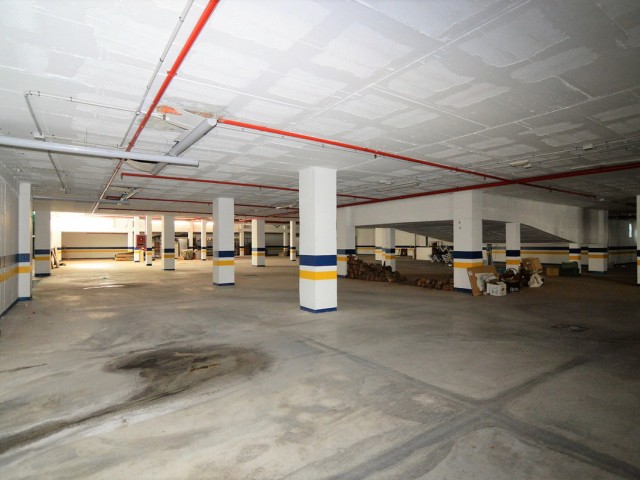 Kommersiell i San Pedro de Alcántara