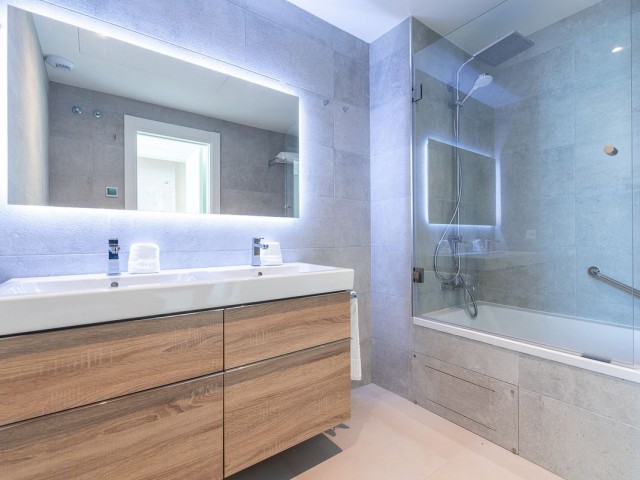 Apartamento con 2 Dormitorios  en Mijas