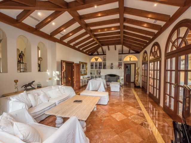 Villa con 8 Dormitorios  en La Zagaleta