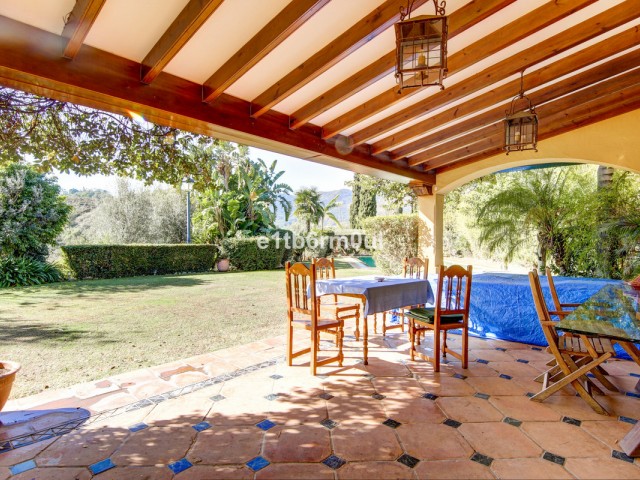 5 Soveroms Villa i Ojén