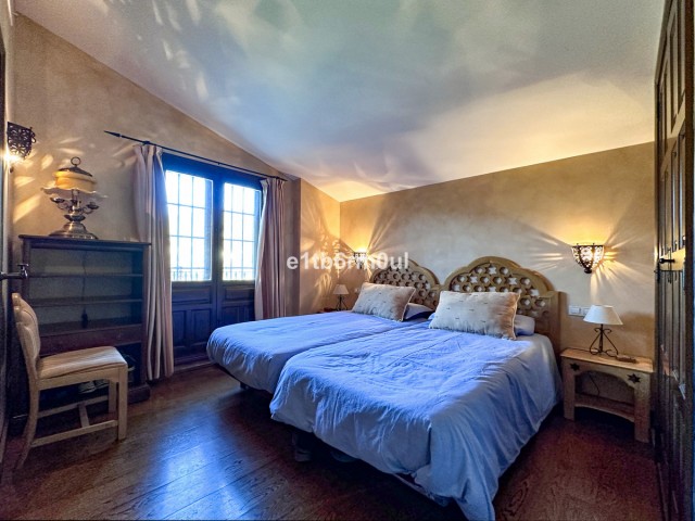 5 Soveroms Villa i Ojén