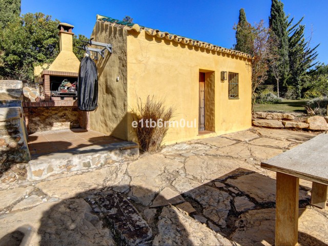 5 Soveroms Villa i Ojén